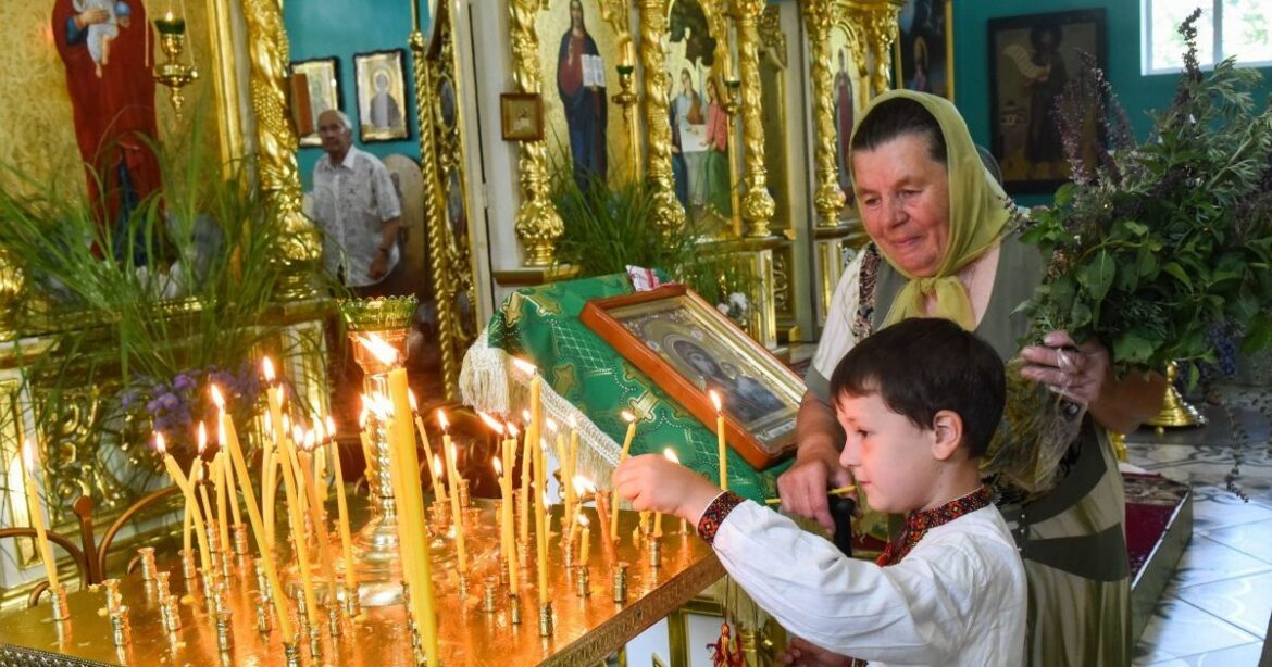 Успіння Пресвятої Богородиці: як онлайн-послуги церкви допомагають вірянам під час війни
