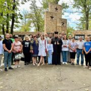Давній обряд, що знову стає актуальним: погребіння Плащаниці Божої Матері
