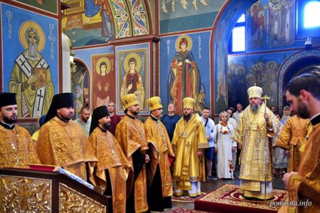 Всенічне бдіння у Золотоверхому соборі: Митрополит Епіфаній закликав до єдності