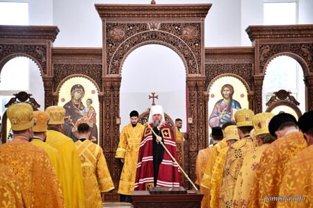 Освячення храму в Бучі: Митрополит Епіфаній очолив богослужіння