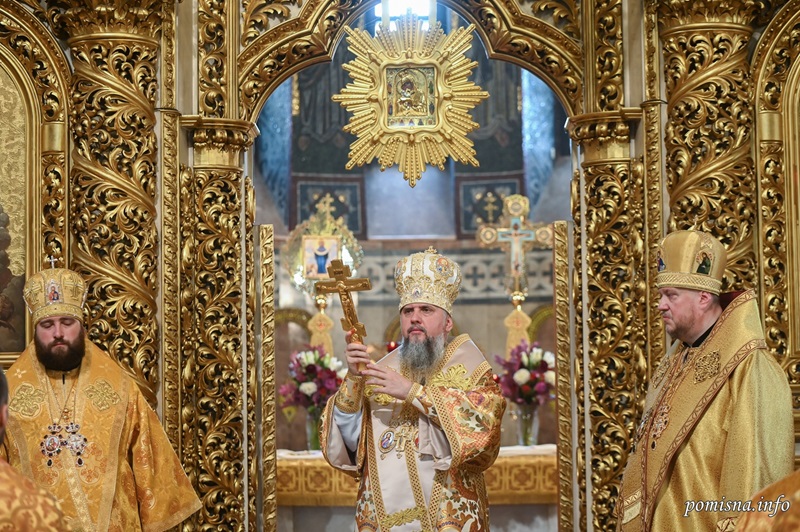 Літургія у Золотоверхому соборі: молитви за перемогу України та нові хіротонії