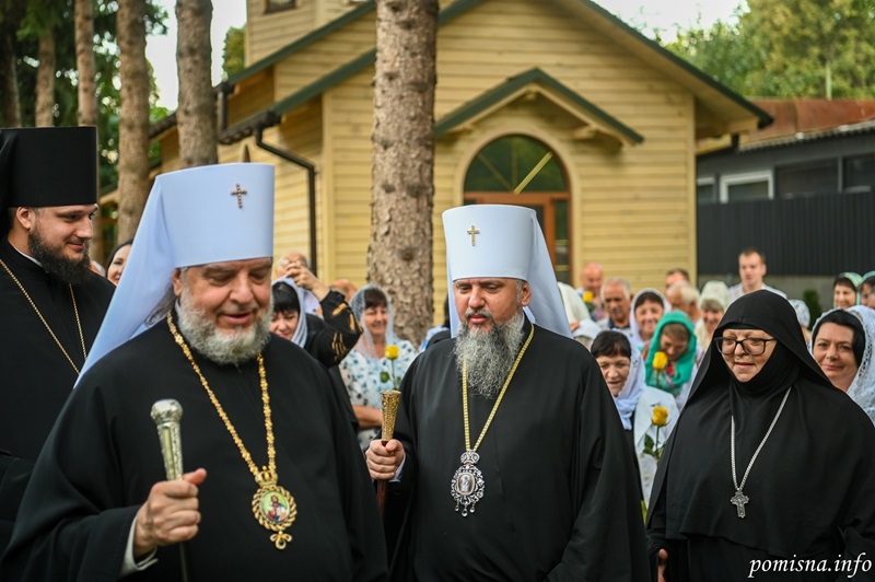 Митрополит Епіфаній відвідав Благовіщенський монастир у Вінниці та відзначив благодійників