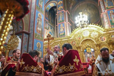 Всенічне бдіння на Воздвиження Хреста: Митрополит Епіфаній провів чин у Золотоверхому соборі