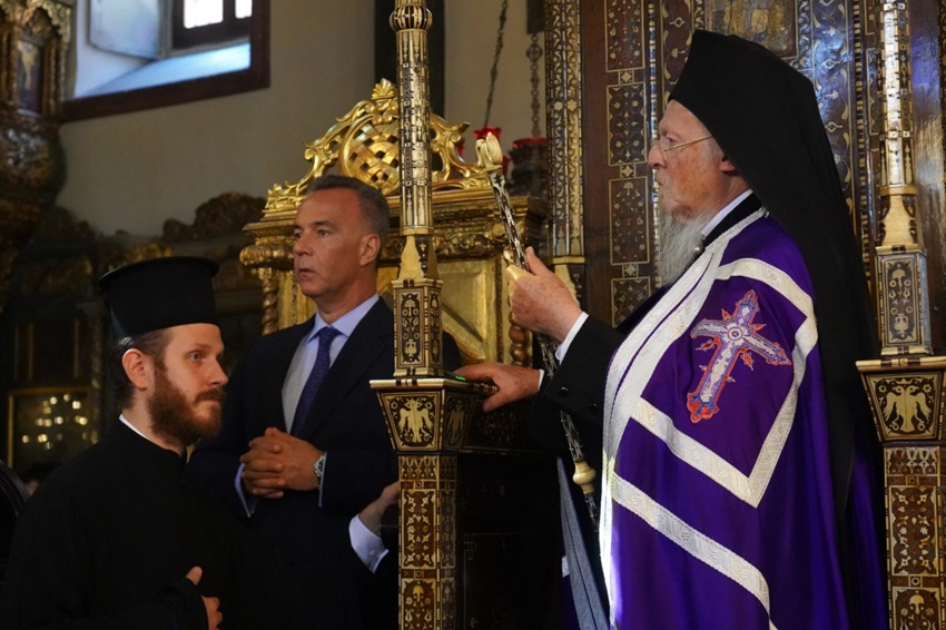 Урочиста літургія на свято Воздвиження Хреста під проводом Патріарха Варфоломія