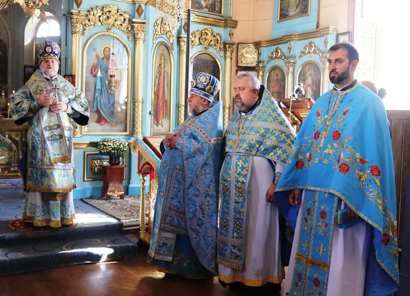 У Черкасах відсвяткували престольне свято в храмі Різдва Пресвятої Богородиці