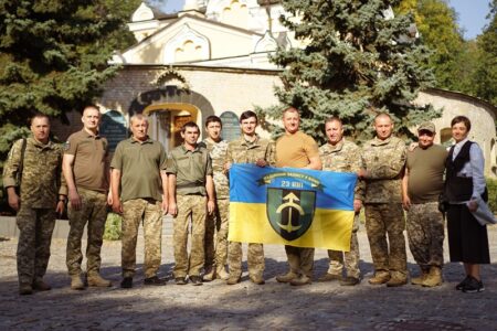 Військовослужбовець ЗСУ Артем охрестився у Києво-Печерській лаврі: історична подія для храму