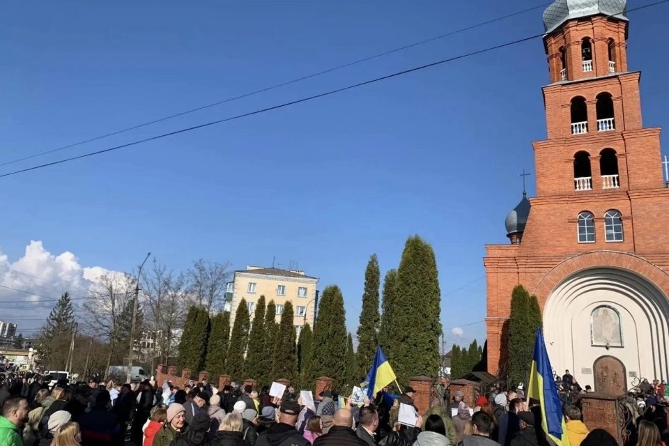 Хмельницький суд підтвердив рішення про передачу храму у Красилові громаді ПЦУ