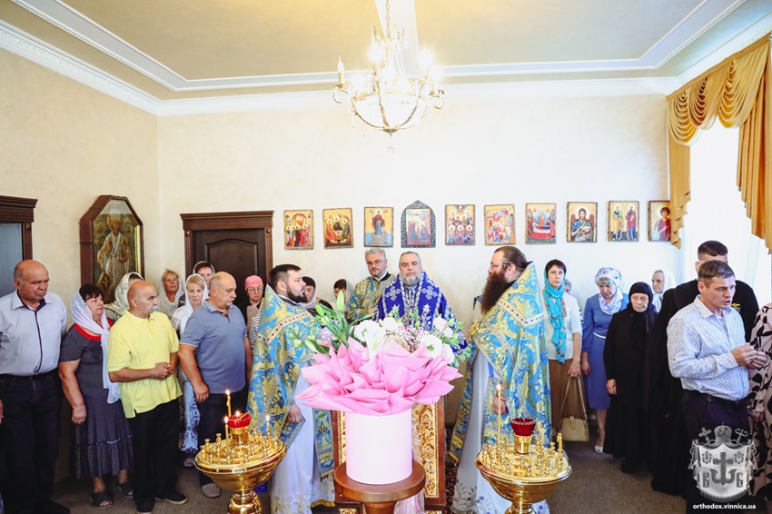 Святкова літургія у Вінницькому монастирі: молитви за Україну та вшанування преподобномученика Макарія Канівського