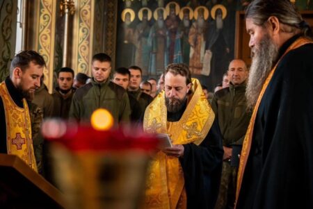 Єпископ Авраамій закликав єднатись навколо Київського престолу та протистояти московському патріархату