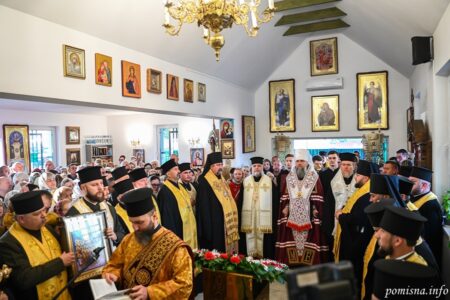 Митрополит Епіфаній звершив молебень в Ужгороді, закликавши до молитви за перемогу України