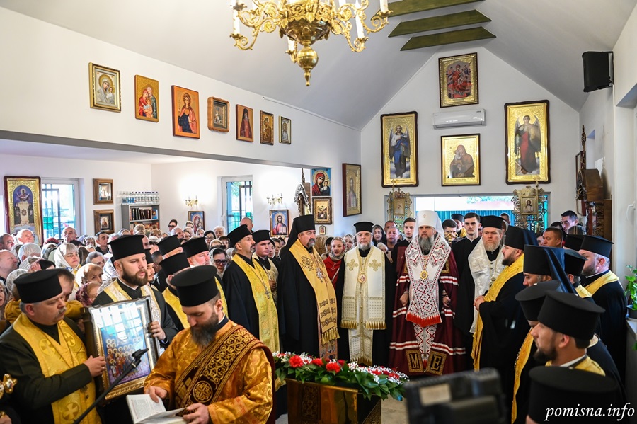 Митрополит Епіфаній звершив молебень в Ужгороді, закликавши до молитви за перемогу України