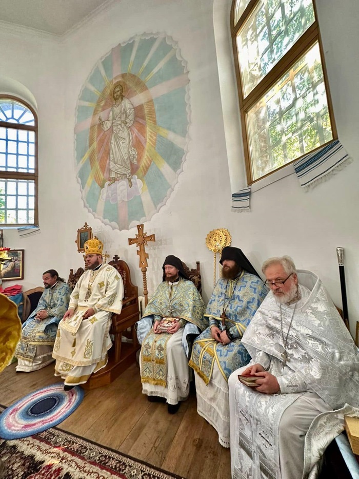 Божественна літургія у Рубанівському монастирі: молитва за Україну та хіротонія диякона