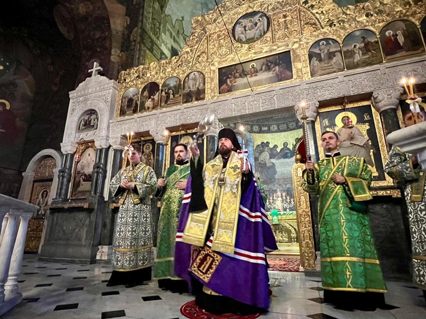 Єпископ Авраамій очолив молебень за перемогу в Києво-Печерській Лаврі