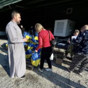 Дніпровська єпархія ПЦУ: допомога переселенцям і гуманітарні набори для Нікополя