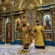 Дніпровська єпархія ПЦУ: допомога переселенцям і гуманітарні набори для Нікополя