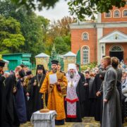 У Миронівці відбулася Божественна літургія за участю Митрополита Епіфанія: освячено ікону та відзначено захисників України