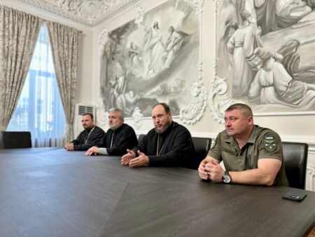 Захисники України отримали церковні відзнаки від ПЦУ в Дніпрі