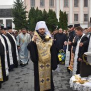 Молитва за захисників України на Покрову: митрополит Епіфаній очолив літургію у Львові