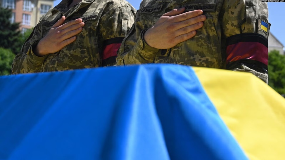 Повернення загиблих героїв: тіла 501 захисника доставлено в Україну