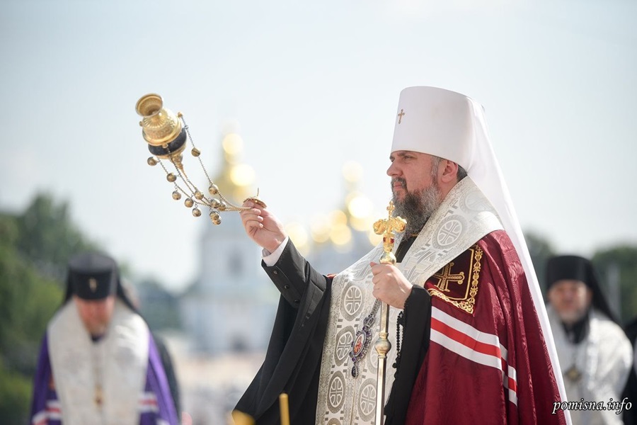 Дмитрівська субота: молитовна пам’ять про рідних і полеглих воїнів у день поминання