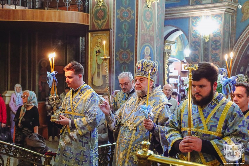 Всенічне бдіння у Спасо-Преображенському соборі: віряни готуються до свята Браїлівської ікони
