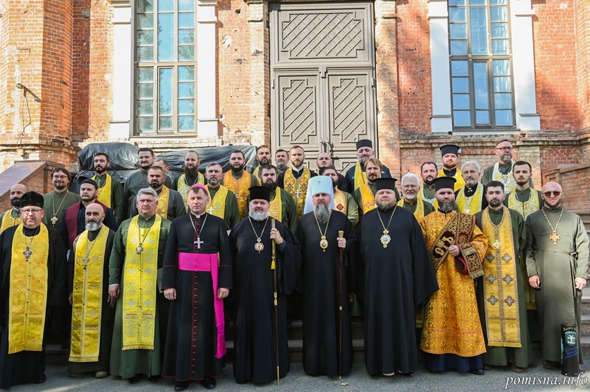 У Харкові відбулася молитва за перемогу України: Митрополит Епіфаній очолив богослужіння