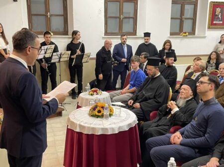 Урочисте святкування дня святого Димитрія: Татаулон і почесні гості у храмі Патріарха