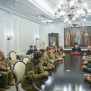 Волинський благодійник прикрасив Успенський собор Лаври новими іконами з Афону