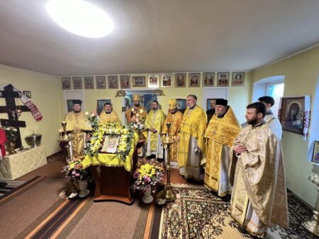 Віряни Камʼяного Поля вшанували Іоанна Милостивого та молилися за перемогу України