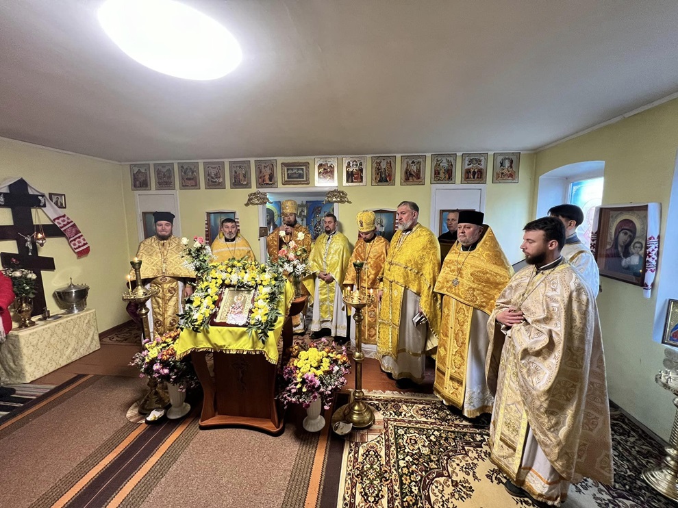 Віряни Камʼяного Поля вшанували Іоанна Милостивого та молилися за перемогу України