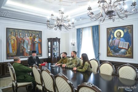 Епіфаній відзначив захисників з підрозділу «Тайфун» церковними нагородами