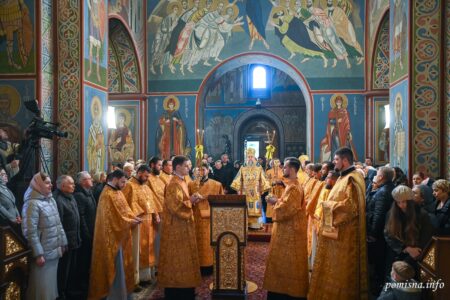 Блаженнійший Митрополит Епіфаній молився за мир у Золотоверхому соборі Києва