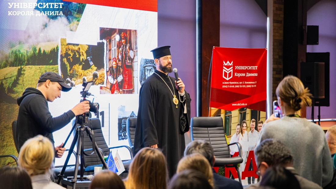 У Івано-Франківську обговорили сакральну спадщину Карпат