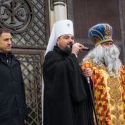 Різдвяна ялинка засяяла біля Спасо-Преображенського собору у Києві