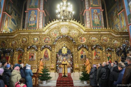 Вифлеємський вогонь миру у серці столиці: літургія з Митрополитом Епіфанієм