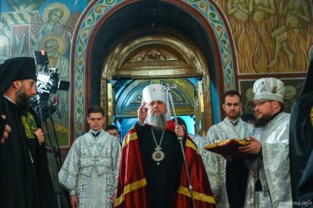 Різдвяне бдіння у Свято-Михайлівському соборі: служба під проводом Митрополита Епіфанія