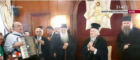 Святкові колядки на Фанарі: молодь дарує радість Різдва