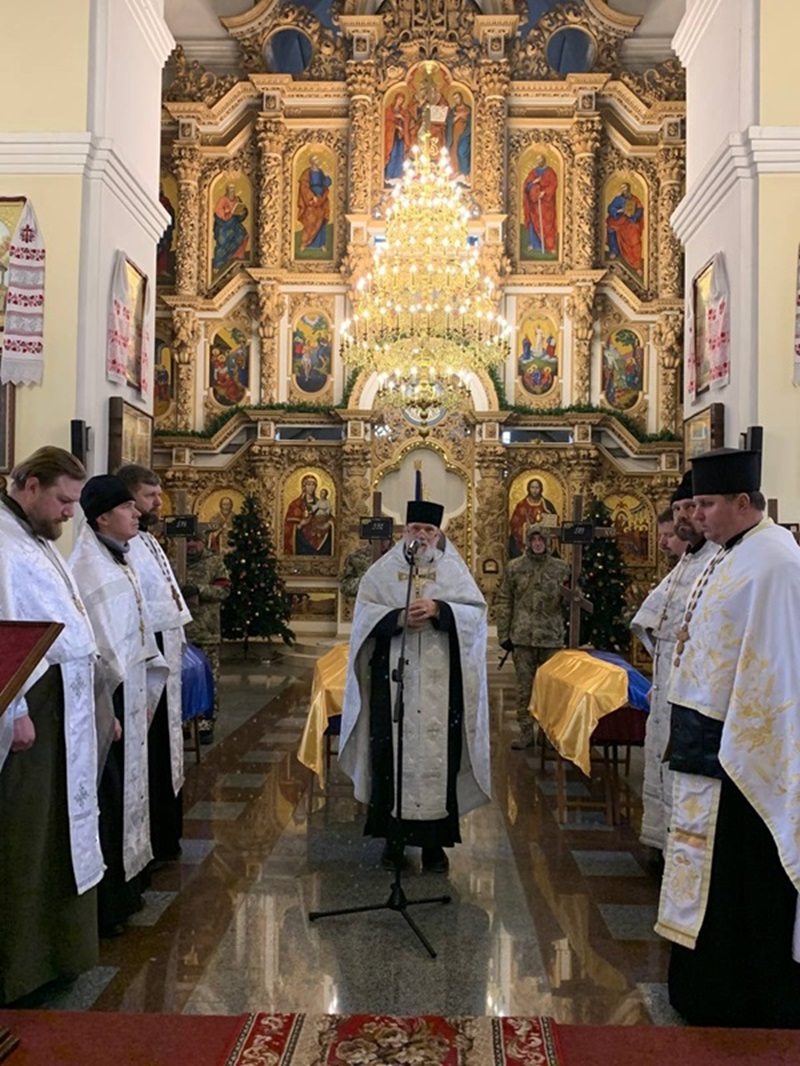 Ціна свободи: молитви за невідомих героїв у Полтавському соборі