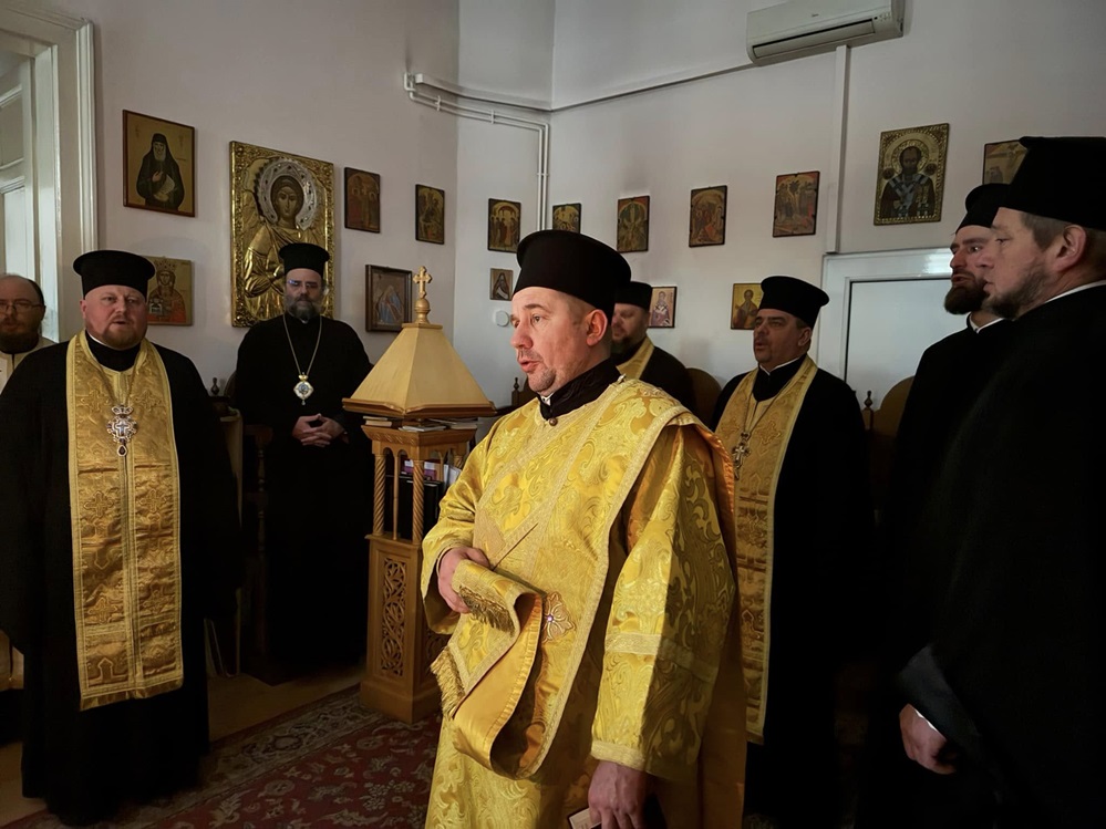 Священнослужителі ПЦУ молилися за мир в Україні у центрі Європи