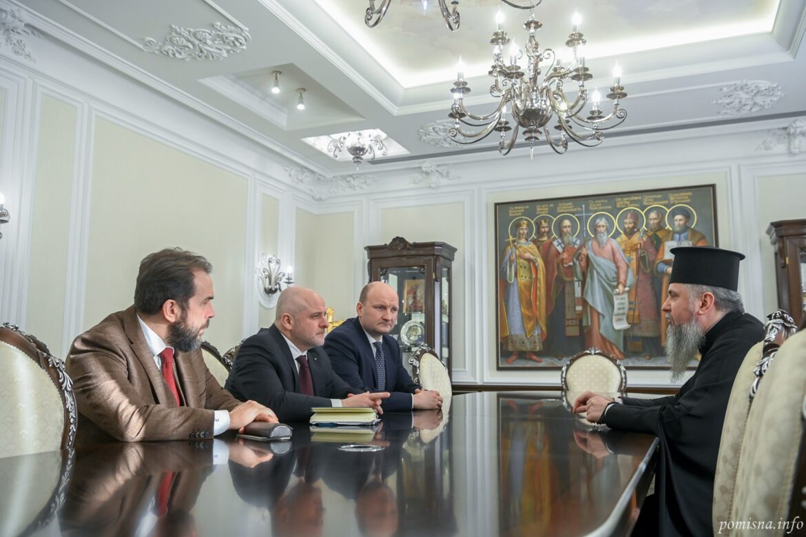 Польща підтримує Україну: зустріч Митрополита Епіфанія з польськими дипломатами