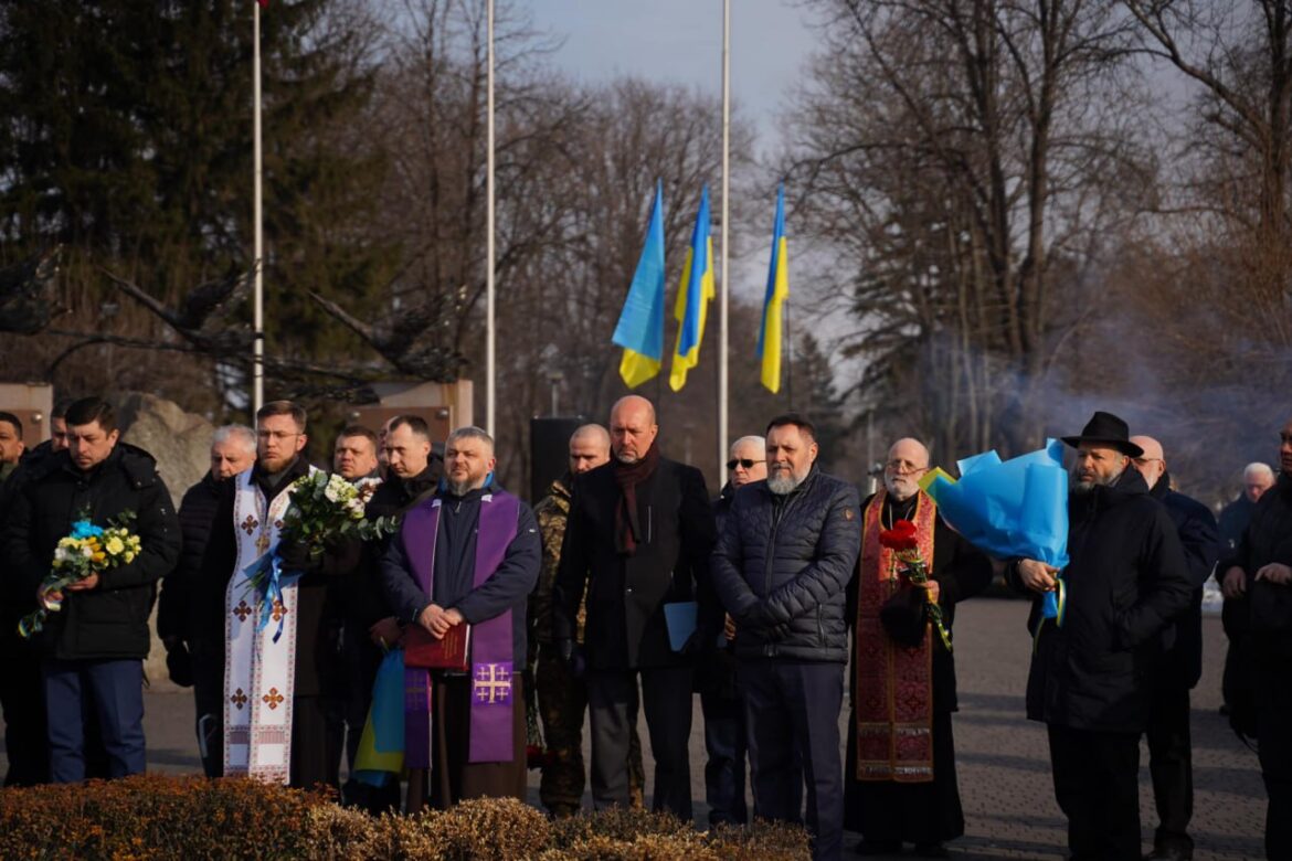 У Кам’янському молилися за мир, воїнів і перемогу України