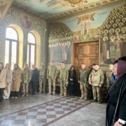 Віряни луцького храму передали черговий автомобіль для ЗСУ