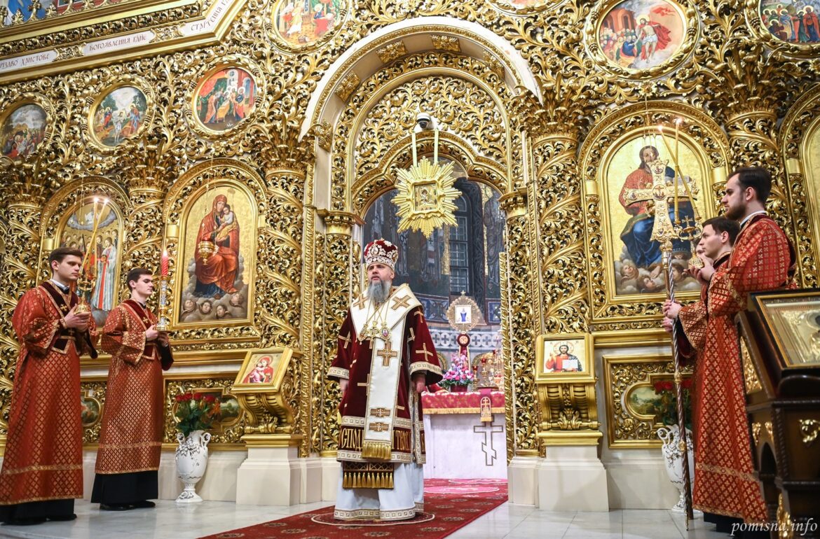 Винесення Хреста Господнього у Свято-Михайлівському соборі: Предстоятель ПЦУ звершив Всенічне бдіння