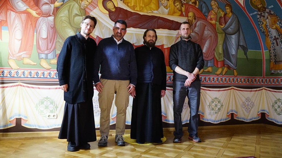 Підтримка з Франції: брати зі спільноти Тезе відвідали Києво-Печерську лавру