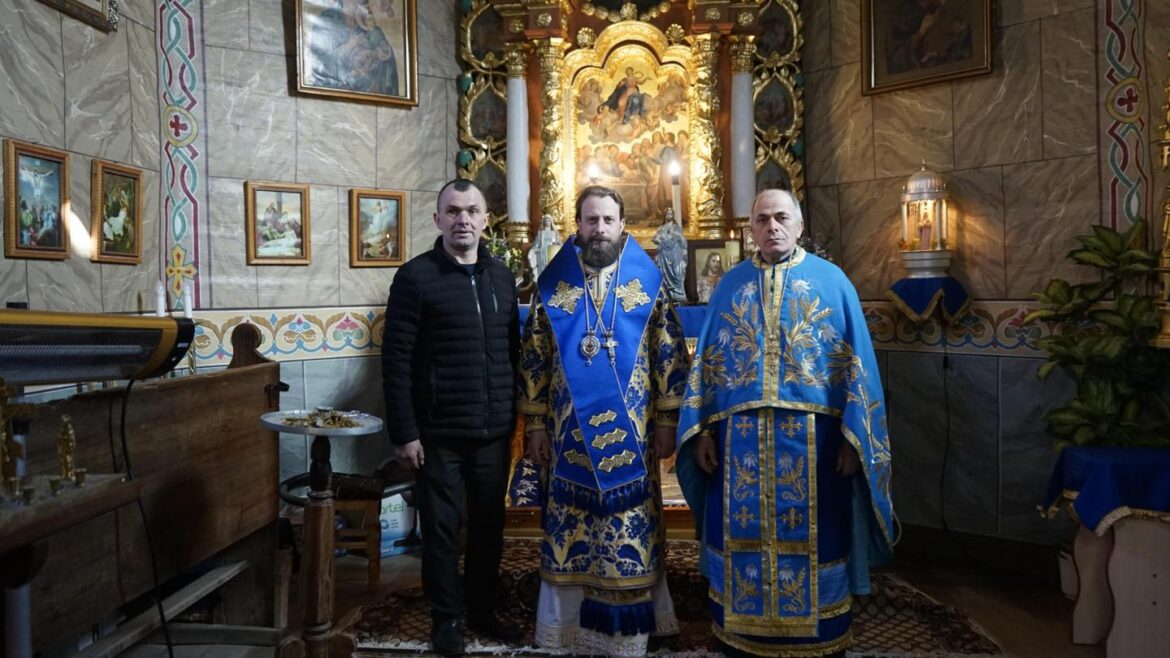 Літургія за мир та перемогу: богослужіння у древньому храмі на Яворівщині