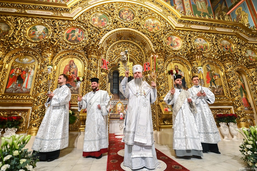 Митрополит Епіфаній очолив Великодні богослужіння у Свято-Михайлівському Золотоверхому соборі