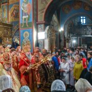 25 років духовного відродження: Предстоятель ПЦУ провів літургію у Михайлівському соборі