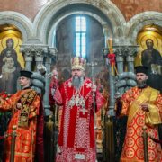 «Це наша земля і наша Церква»: ПЦУ молилась у древній Кирилівській святині