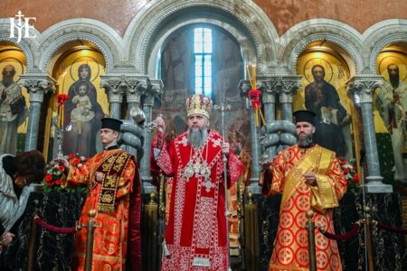 «Це наша земля і наша Церква»: ПЦУ молилась у древній Кирилівській святині