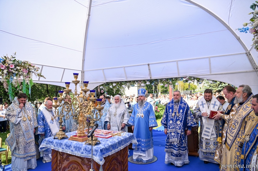 У Тернополі вшанували чудотворну ікону: літургія та хресний хід